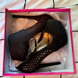 Qupid | Black Cage Detail Strap Heel